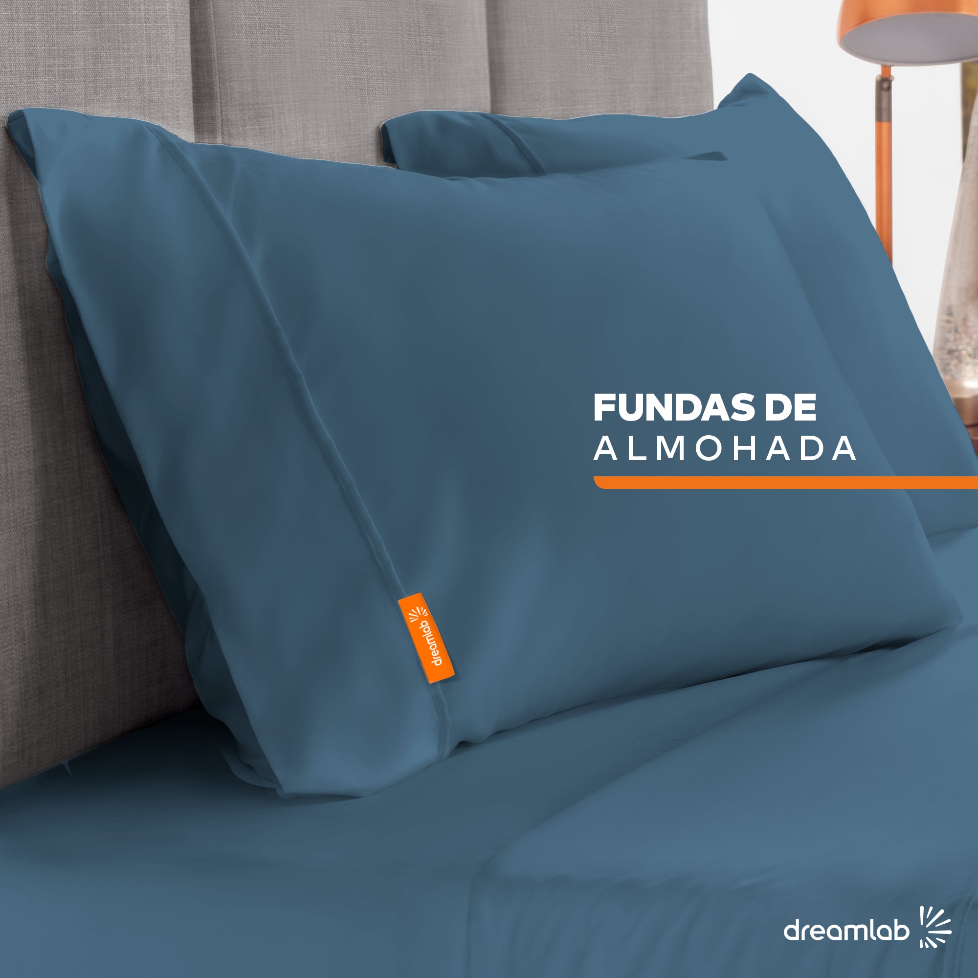 Fundas de almohada azul mezclilla Dreamlab en tamaños King y Estándar, de lujo, suavidad y frescura para un descanso excepcional.